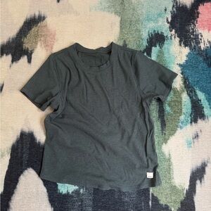 Vuori Pose Fitted Tee